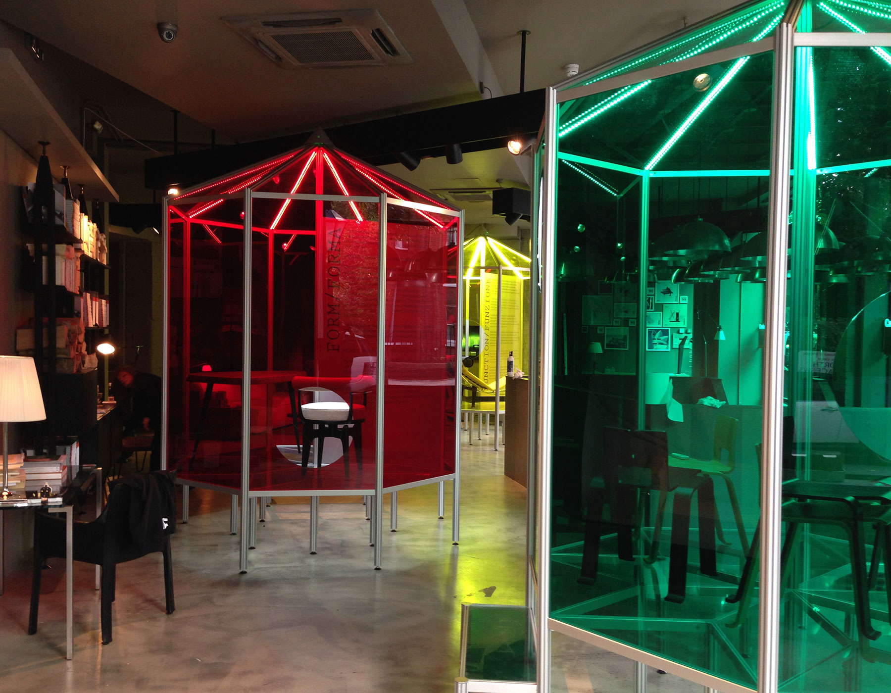 Cassina Stand&Co